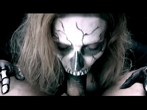 ❤️ Demoon meisie suig haan met haar swart mond en sluk cum. ❌ Pornovideo op af.hentai-id.ru ❌